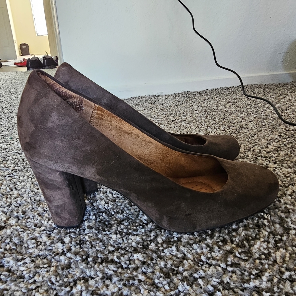 Clarks Indigo Women's Suede Block Heel Pumps in Dark Brown